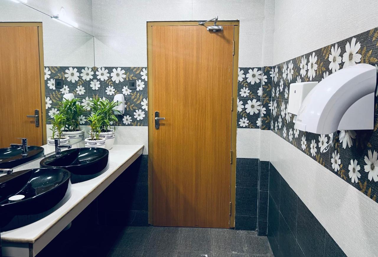 Hotel Seapark Kollam Eksteriør billede