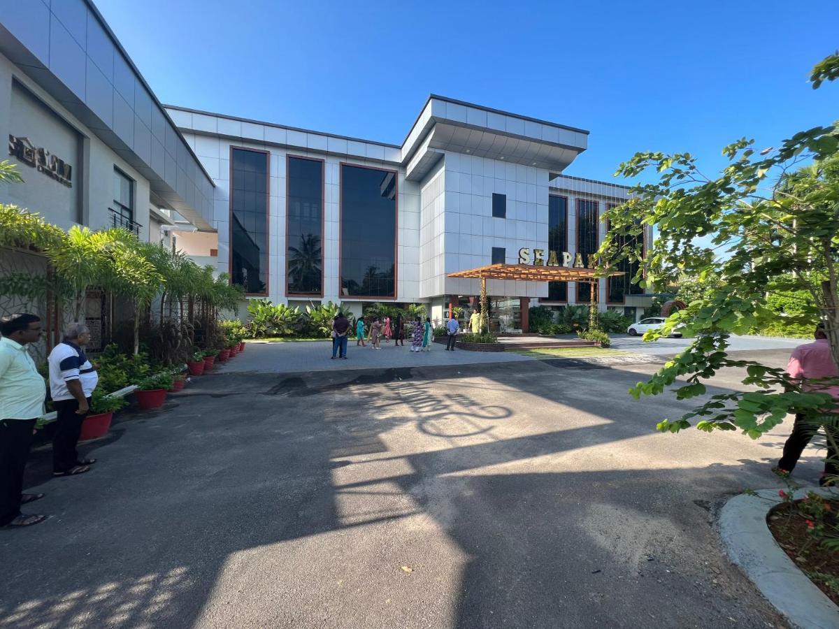 Hotel Seapark Kollam Eksteriør billede